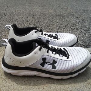 Under Armour Charged 8 Size 14 Shoes